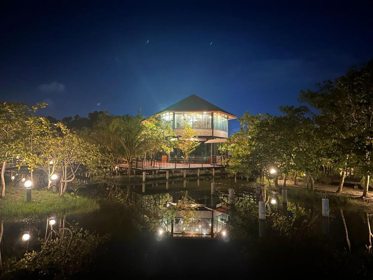 The Beatles Lagoon Chalong Bagian luar foto