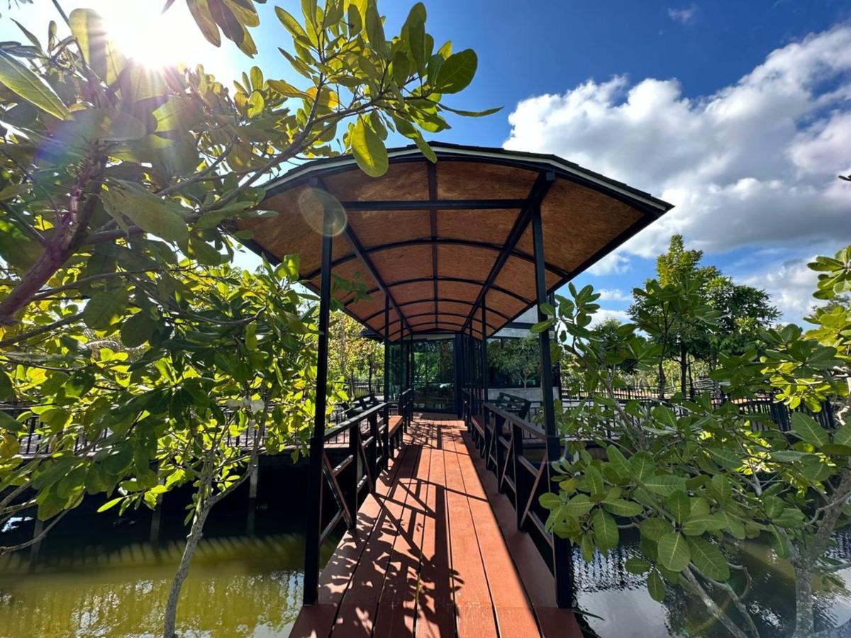 The Beatles Lagoon Chalong Bagian luar foto