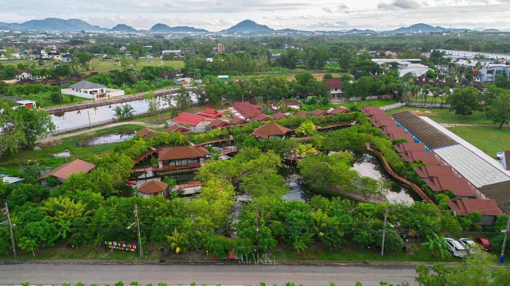 The Beatles Lagoon Chalong Bagian luar foto